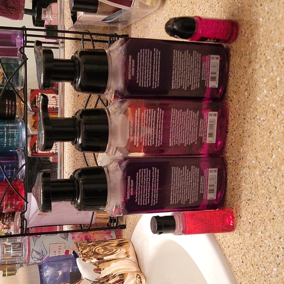 Vampire Blood soap and antibacterial gel - Picture 2 of 3